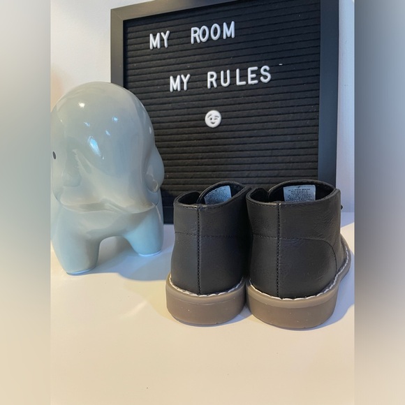 Children’s Place Toddler Boys Lace Up Boots - Black - Picture 3 of 5